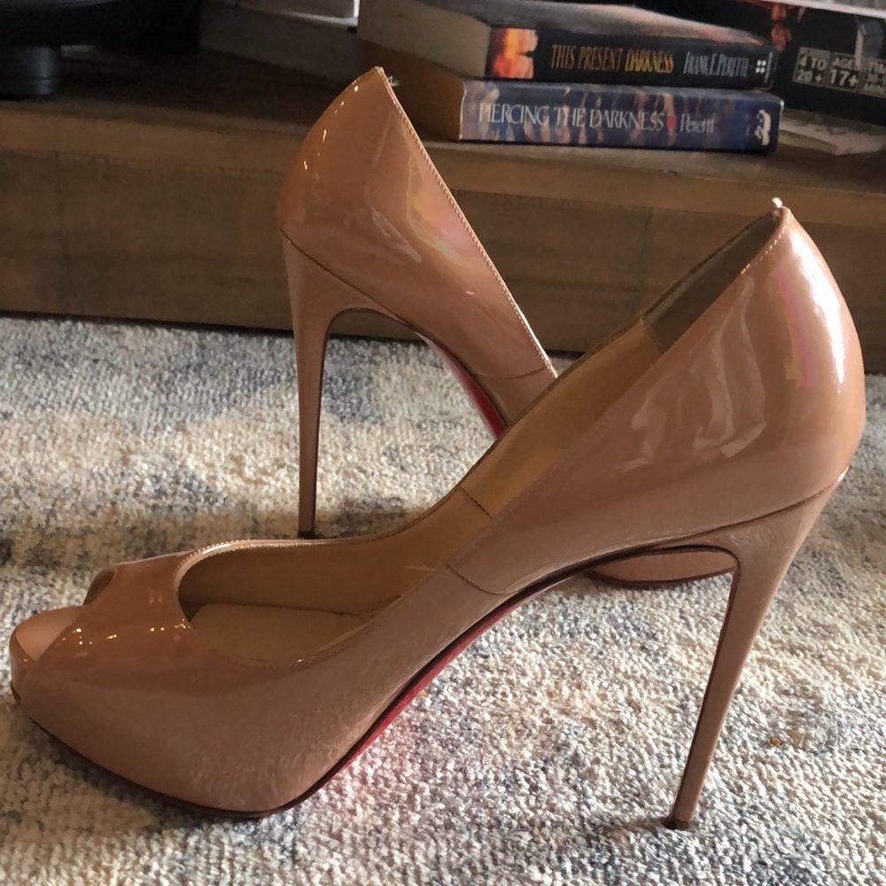 Louboutin Tan peep toe prive Heels